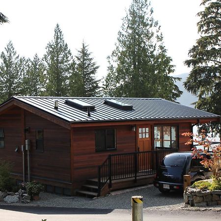 Tilby'S Rainbow Cottage Port Renfrew Exterior photo