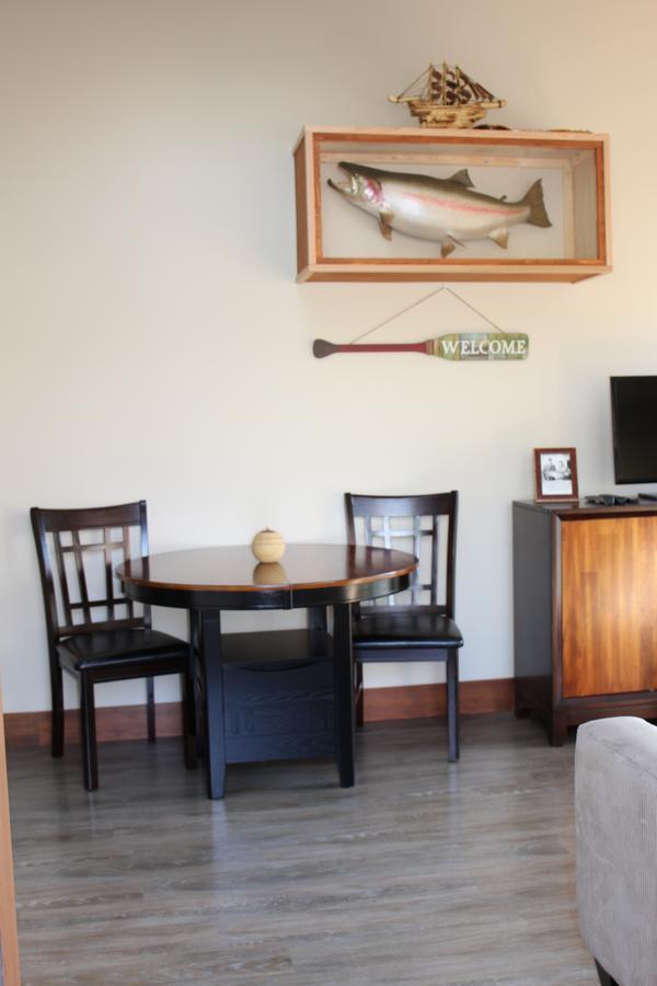 Tilby'S Rainbow Cottage Port Renfrew Exterior photo