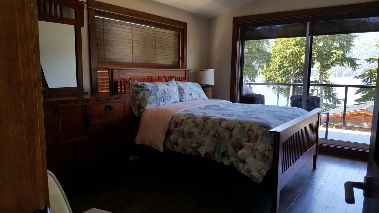 Tilby'S Rainbow Cottage Port Renfrew Exterior photo